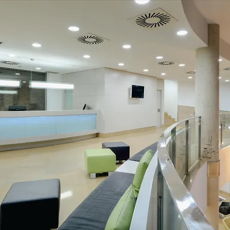 Hotel Hesperia Ramblas 4*