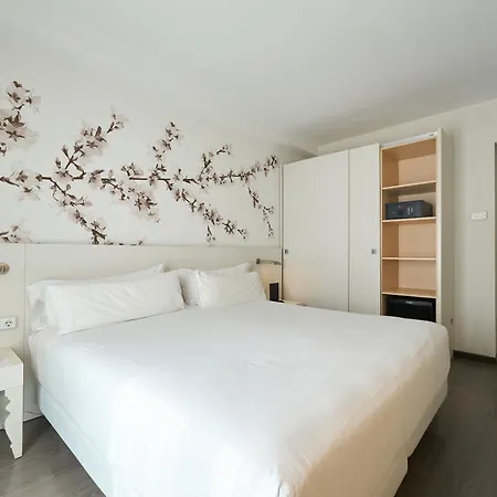 Hesperia Ramblas Hotel