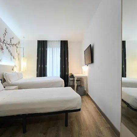 Hesperia Ramblas Hotel 4*