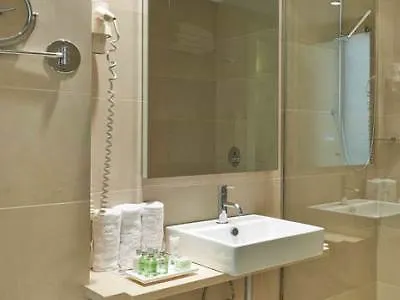 Hotel Hesperia Ramblas 4*