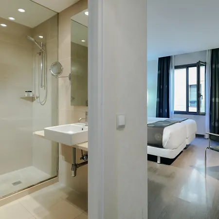 Hotell Catalonia La Boqueria 4*